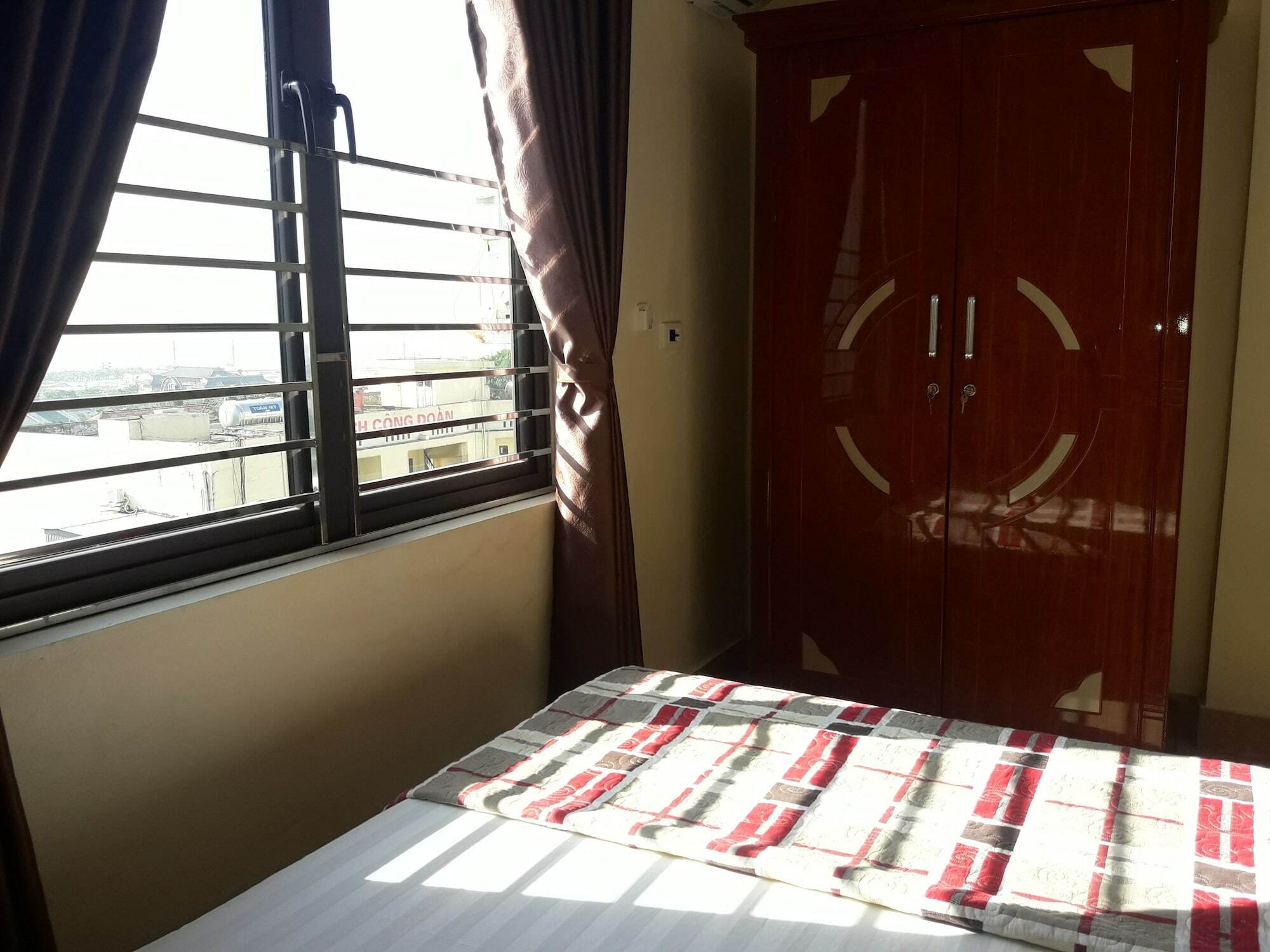 Guesthouse Anh Khang Ha Long Exteriör bild